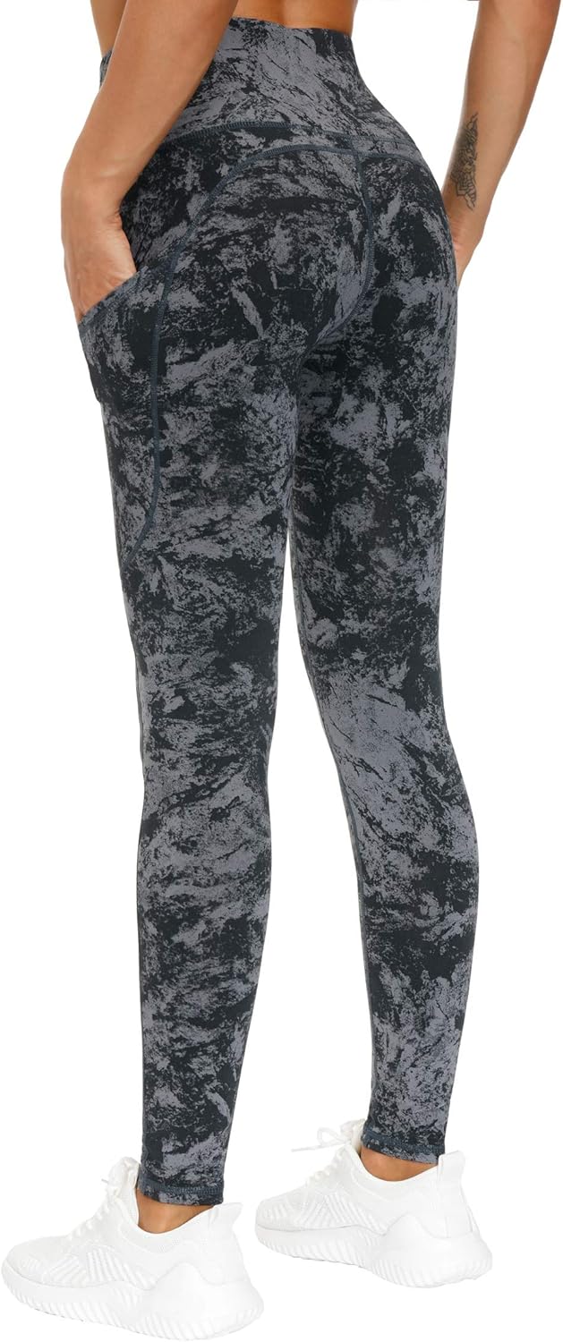 Black high-waisted yoga leggings with squat-proof compression fabric and side pockets — view 4