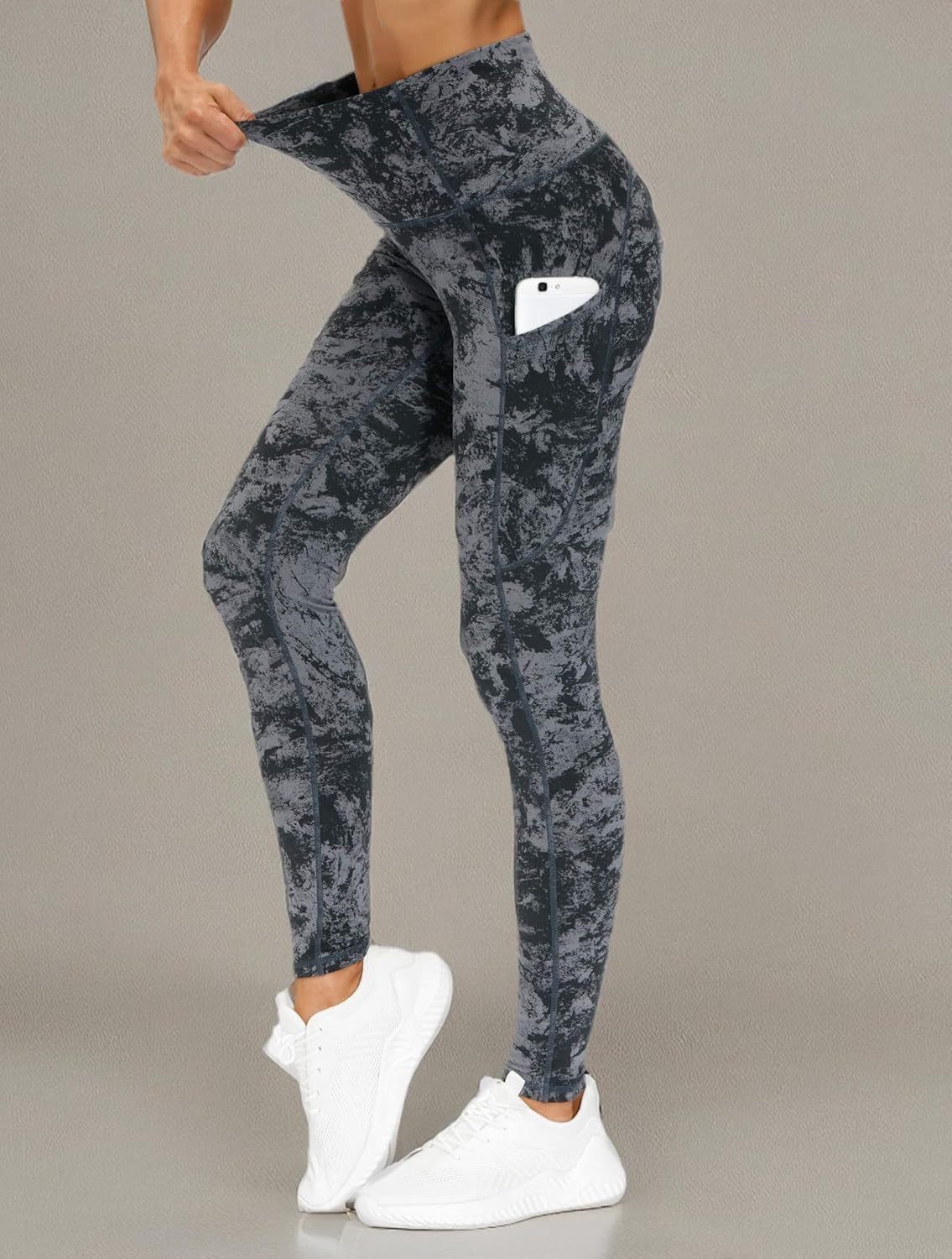 Black high-waisted yoga leggings with squat-proof compression fabric and side pockets — view 4