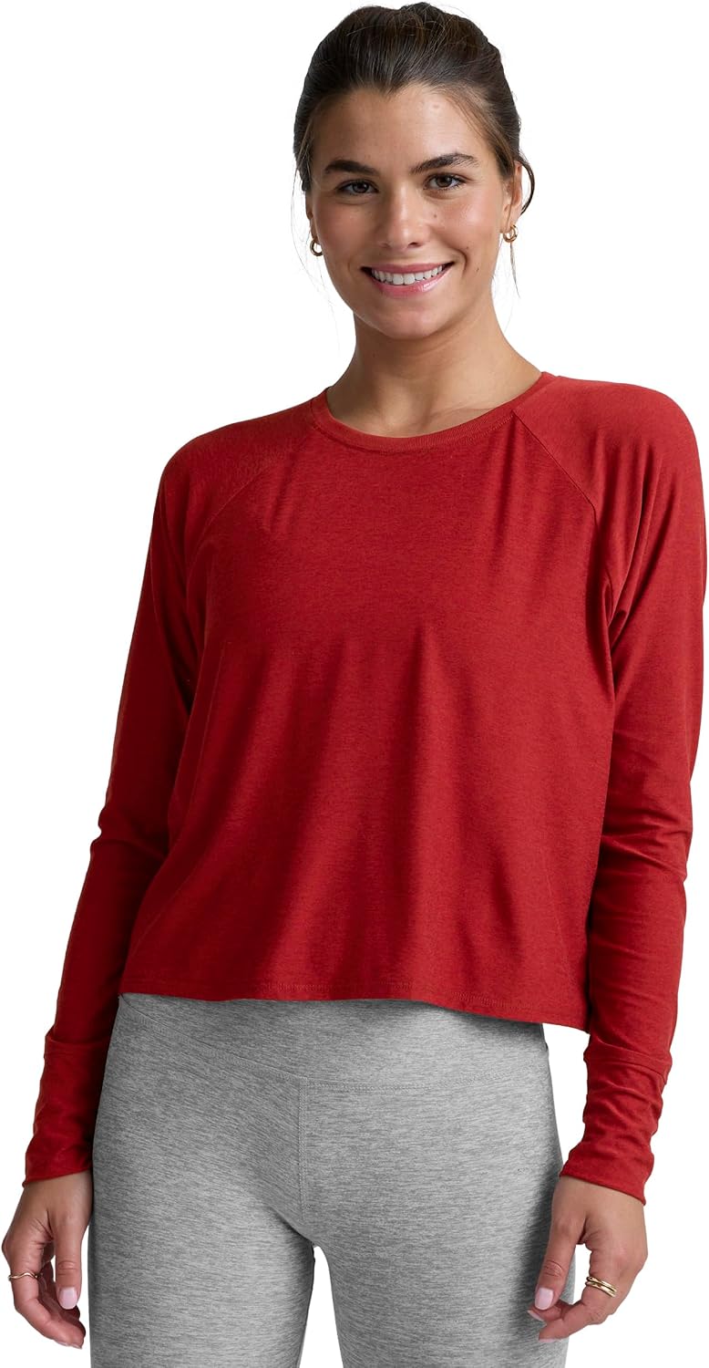 Featherweight Daydreamer pullover in {color} showing relaxed fit and soft brushed fleece texture — view 2