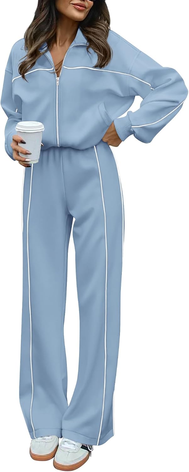 Women's relaxed fit fleece tracksuit in [color] featuring soft brushed fabric, zip-up sweatshirt and jogger pants — view 1