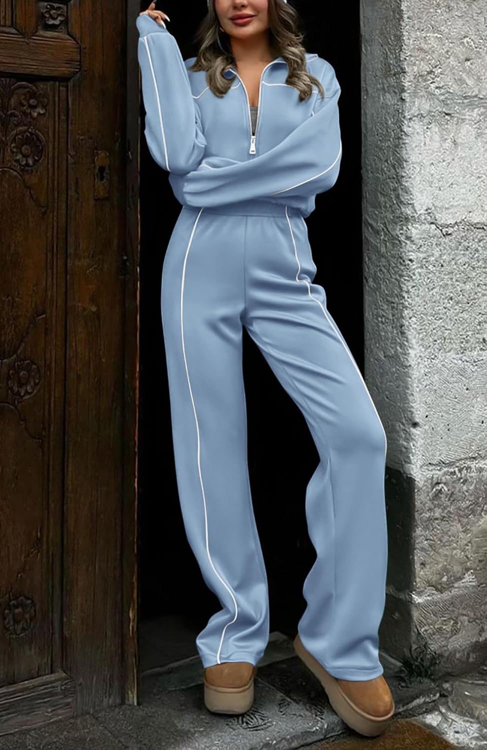 Women's relaxed fit fleece tracksuit in [color] featuring soft brushed fabric, zip-up sweatshirt and jogger pants — view 3
